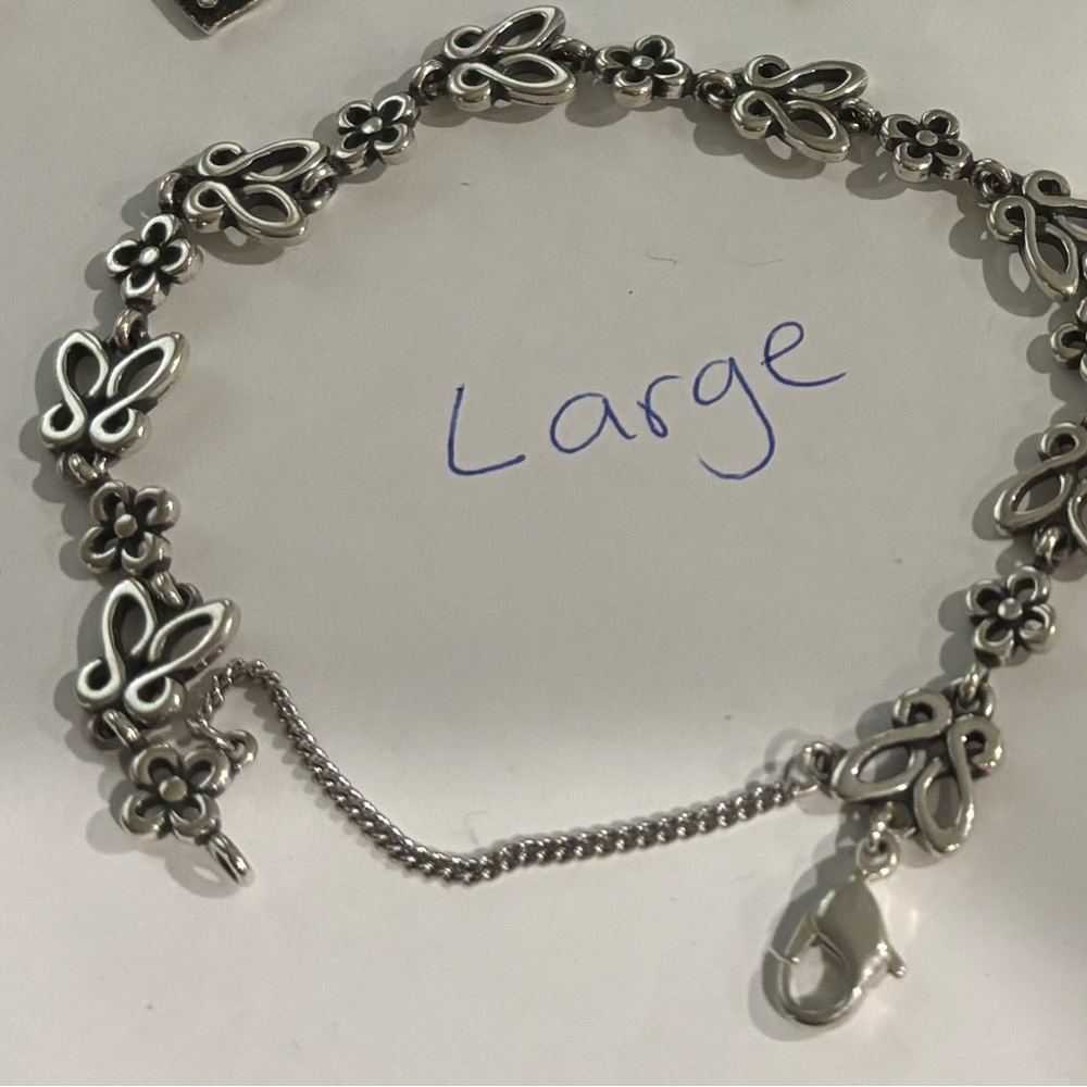 Elegant Silver Floral Bracelet